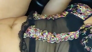 Married Woman Releases Her Pussy at the Request of Her Cuckold Husband