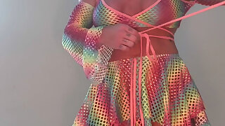 Tantalizing Try on with Simone Steele